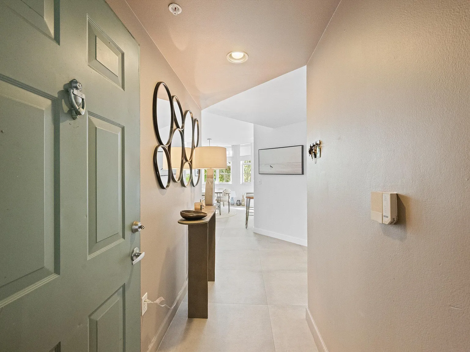 3 bed, 2.0 bath, 1633 sqft, $6,000 — Photo 3