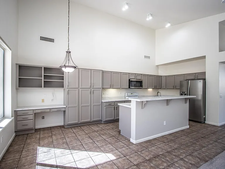 4627 E Dale Ln — Photo 9