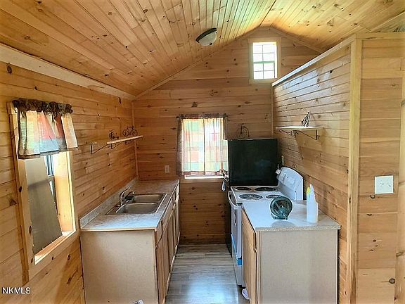 4th image of 2200 Morgan Ln