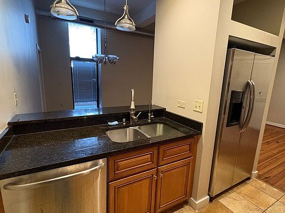 2nd image of 125 W Saratoga St APT 104