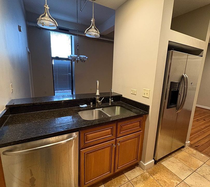 1st image of 125 W Saratoga St APT 203