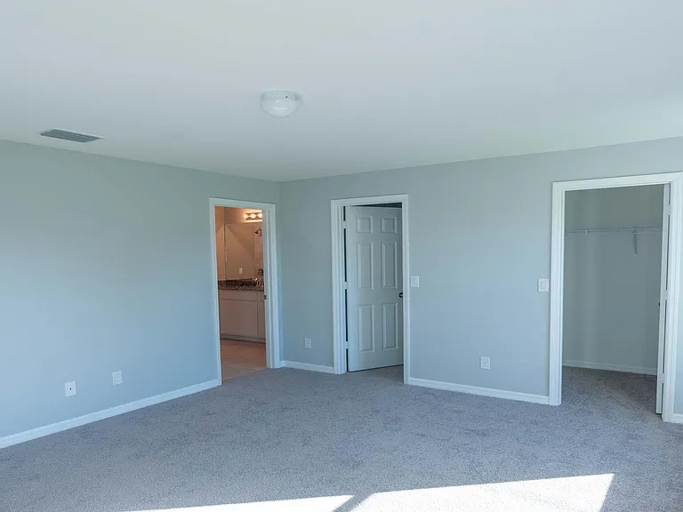 1805 SW 3rd Pl — Photo 14