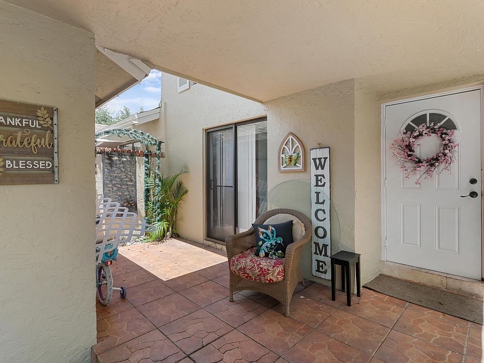 1st image of 2702 Maplewood Drive