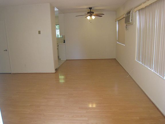 2nd image of 4242 Whitsett Ave APT 2