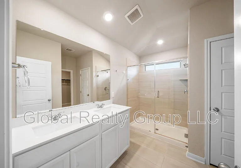 1220 Ella Xing — Photo 21
