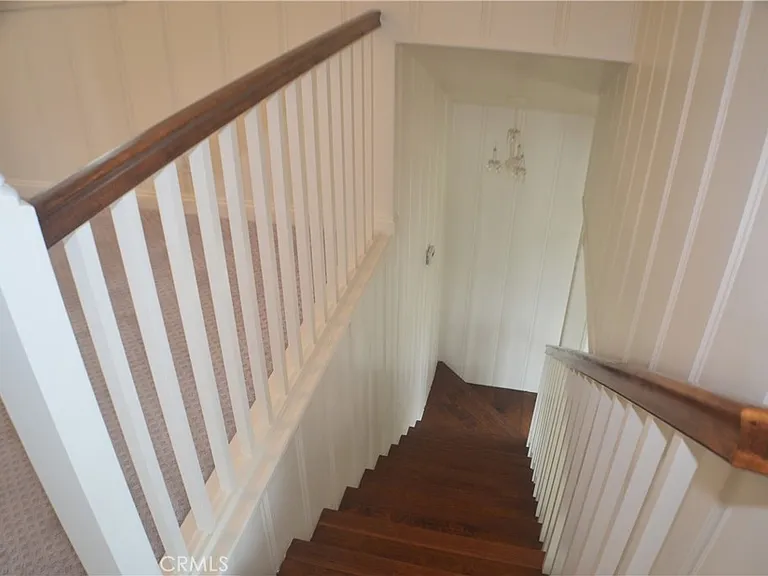 490 Diamond St — Photo 9