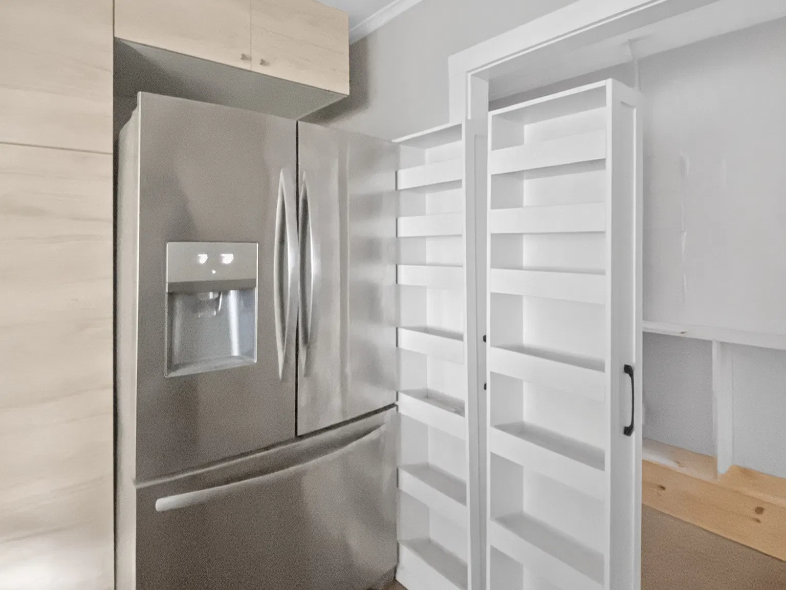 2 bed, 800 sqft, $1,575 — Photo 2