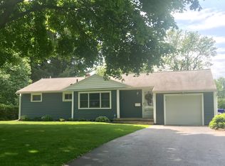 31 Morrow Dr, Rochester, NY 14616