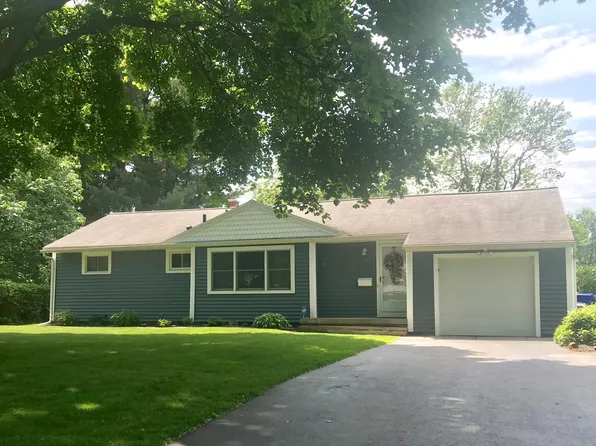 31 Morrow Dr, Rochester, NY 14616