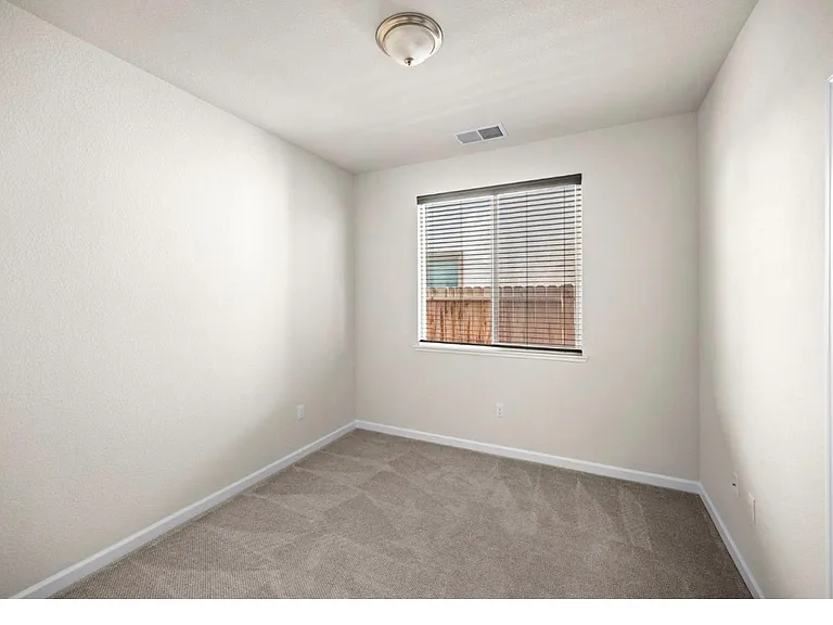 2101 Melody Ln — Photo 18