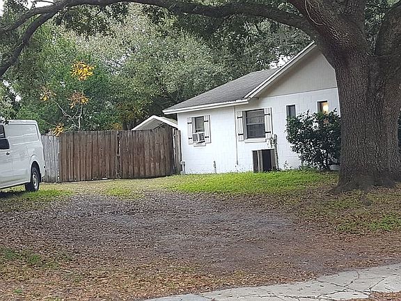 3rd image of 421 Longwood Cir