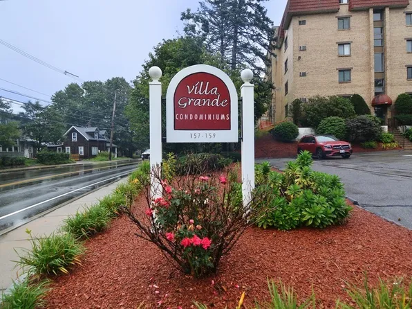 157 Franklin St APT A2, Stoneham, MA 02180