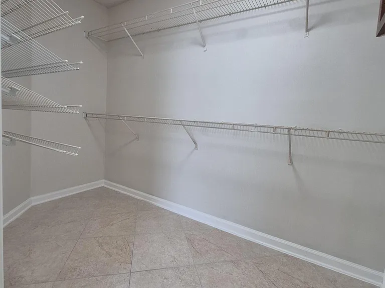 4519 Austrian Ct — Photo 32