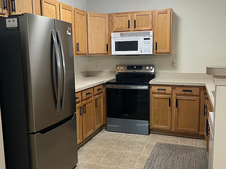 1021 Maiden Ln — Photo 3