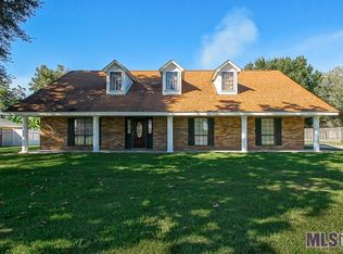 106 Oak St, Napoleonville, LA 70390
