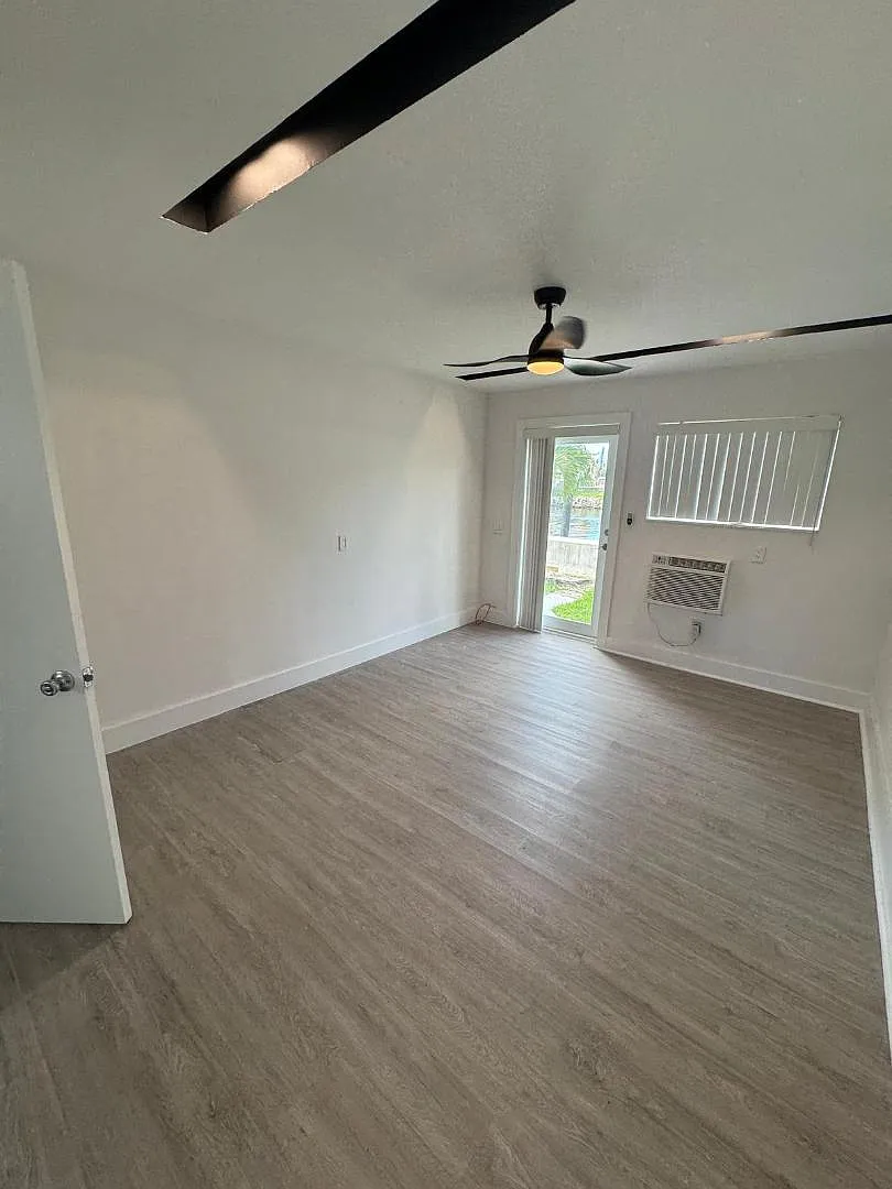 2222 NW North River Dr — Photo 1
