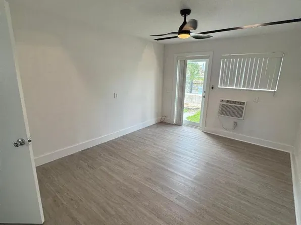 2222 NW North River Dr, Miami, FL 33125