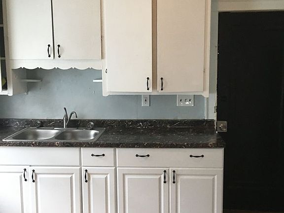 5th image of 12710 Iowa Ave