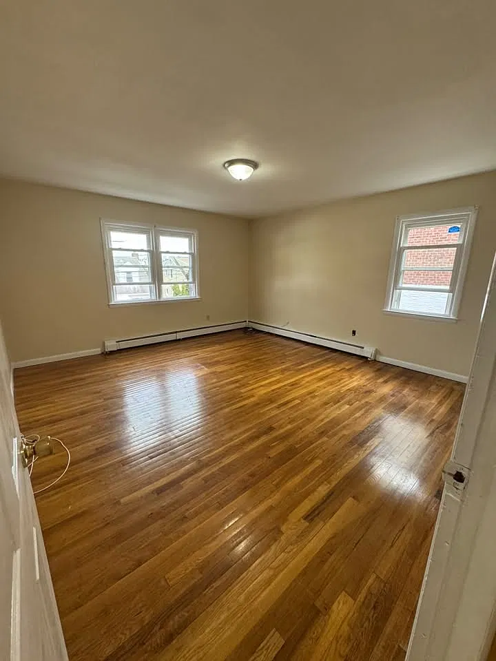 3 bed, 1300 sqft, $3,500 — Photo 3