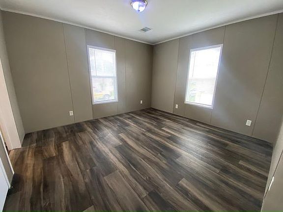 4th image of 1809 Rockhurst Ave #227