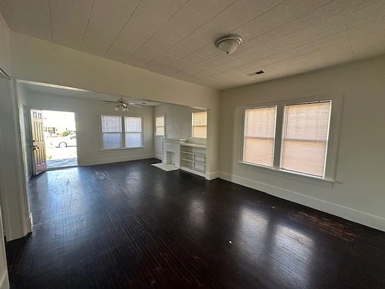881 Ross Ave — Photo 6