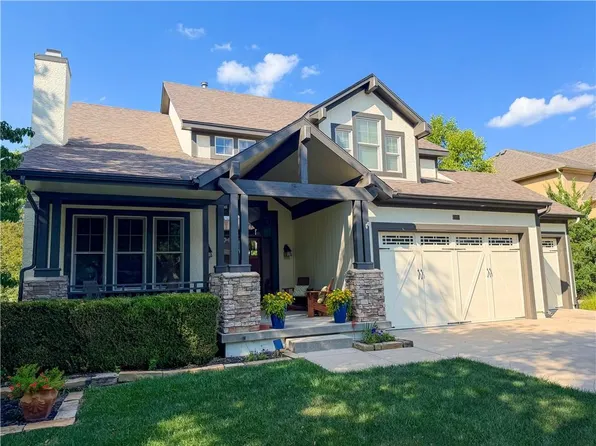 13283 Fairway St, Leawood, KS 66209