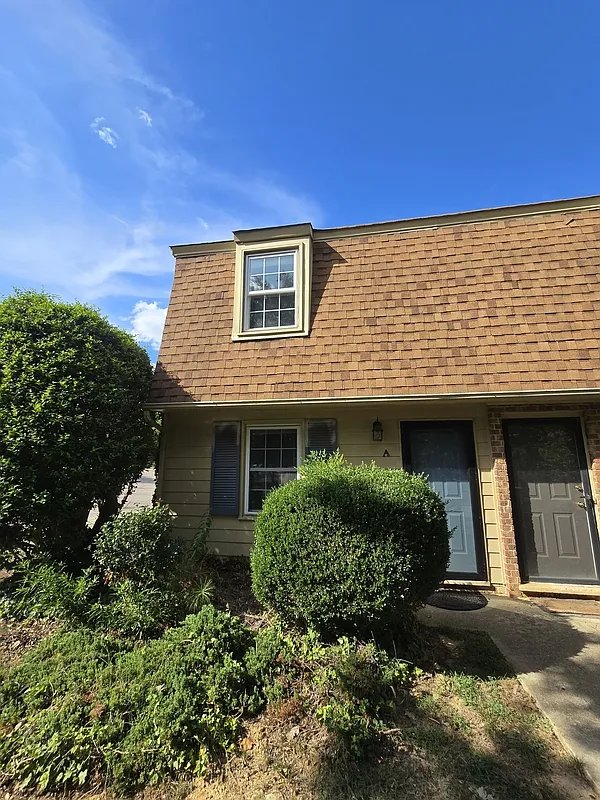 2 bed, 1.5 bath, 1072 sqft, $1,395 — Photo 3