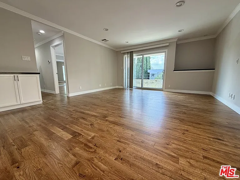 812 N Alfred St #3 — Photo 11