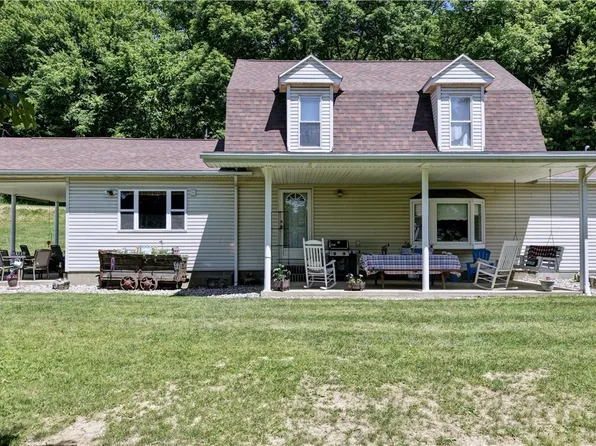 7736 Fort Laurens Rd NW, Strasburg, OH 44680