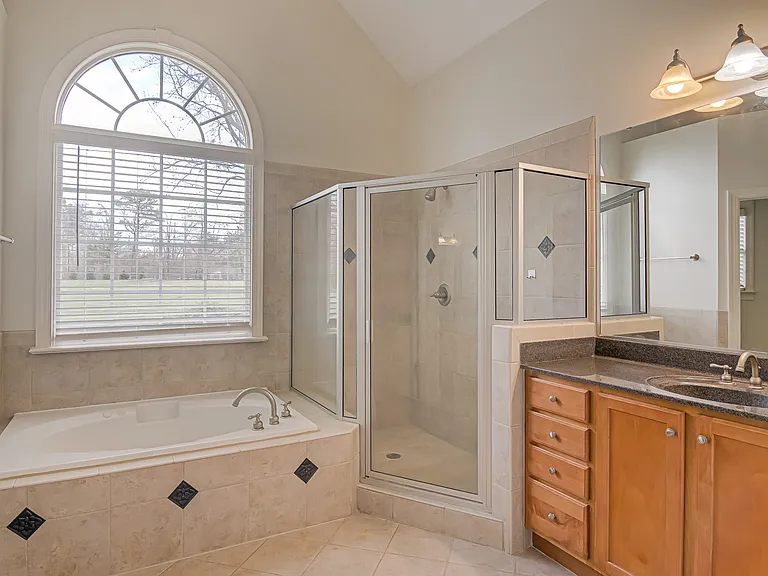 5708 Mabe Dr — Photo 16