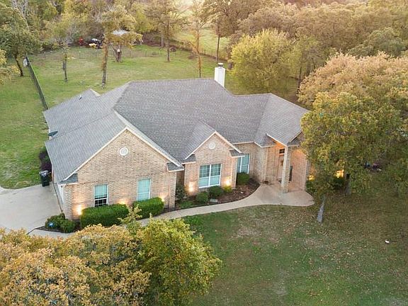2nd image of 402 Baldwin Dr