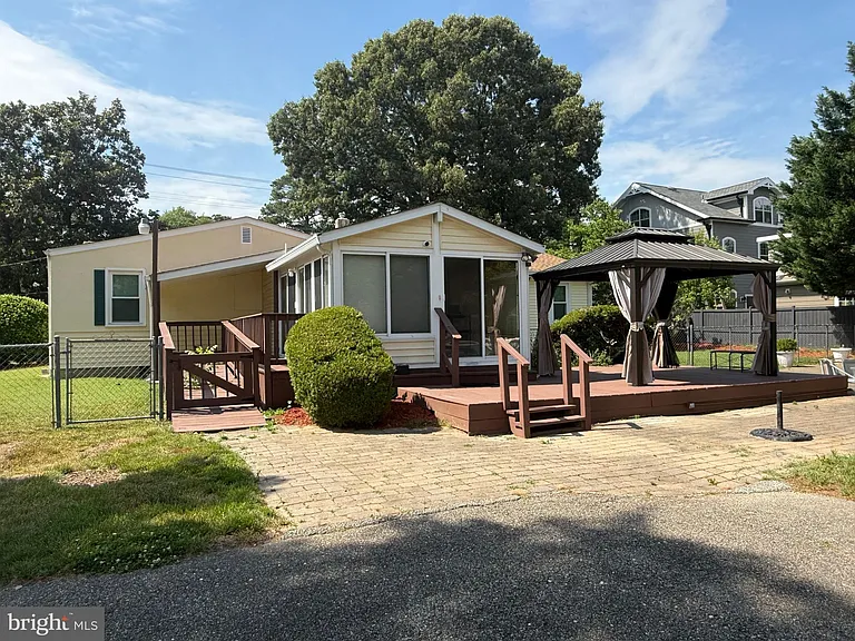 8110 Allentown Rd — Photo 13