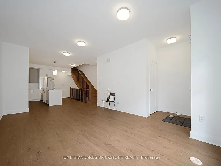 22 Chesley St — Photo 9