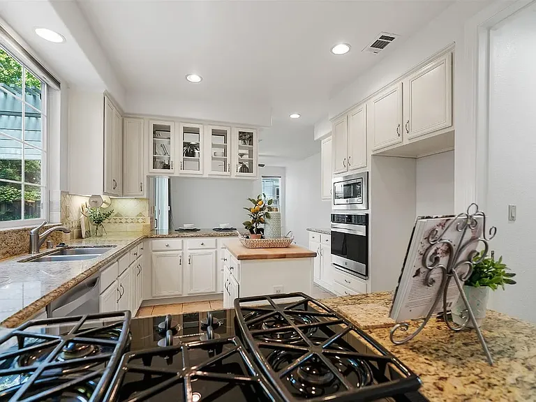 8 Orchard Ln — Photo 7