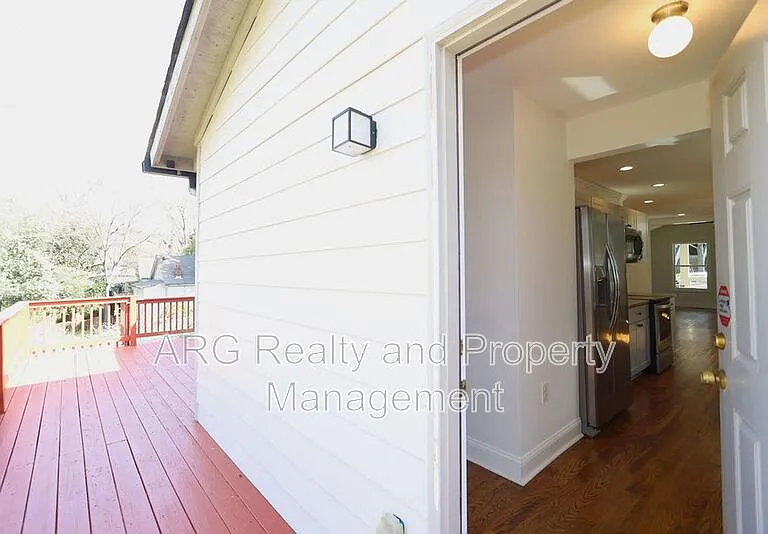 1095 Ira St SW — Photo 10