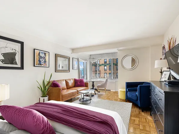 1160 3rd Avenue image 1 of 7