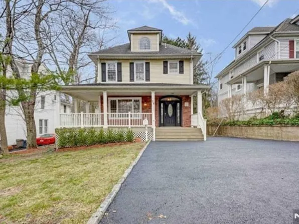 79 Hillside Ave, Tenafly, NJ 07670