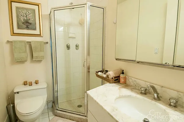 Rented by City Connections Realty | media 33