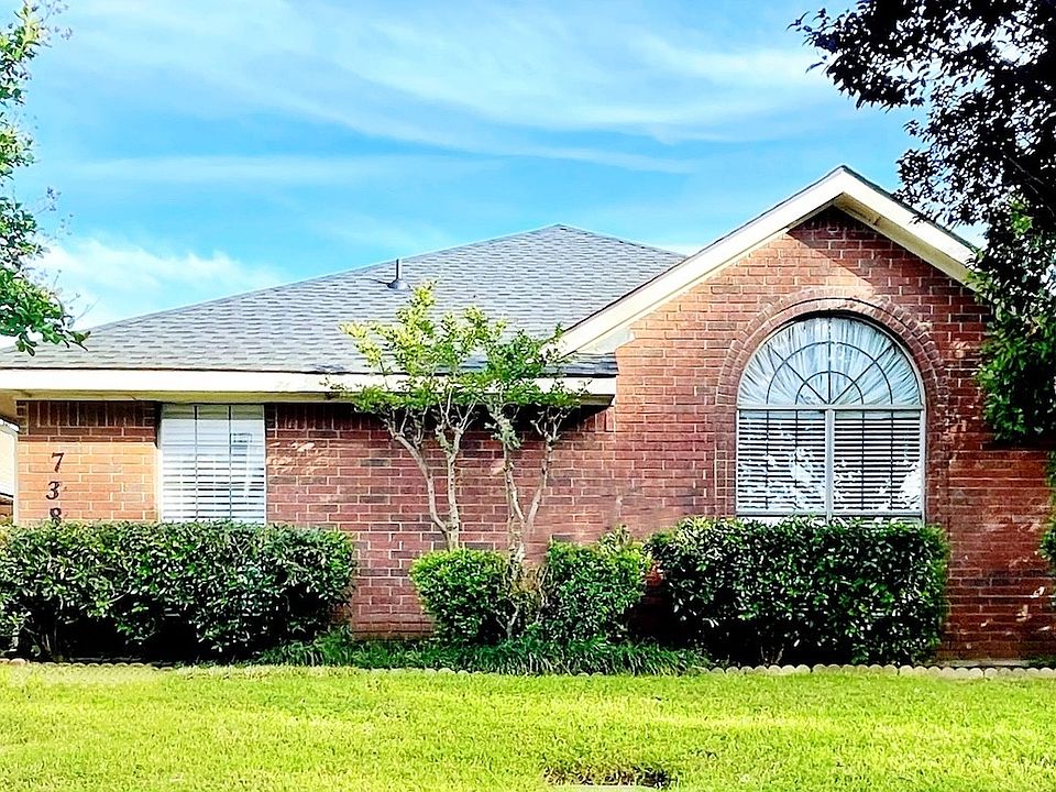 1st image of 738 Willow Oak Dr