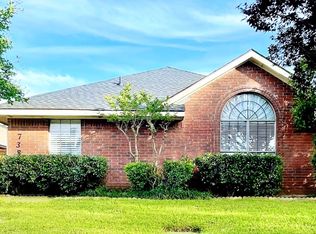 738 Willow Oak Dr, Lewisville, TX 75067
