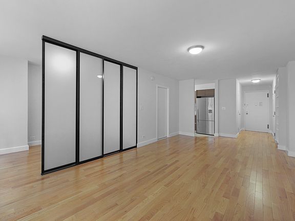3rd image of 210 W 89th St APT 5B
