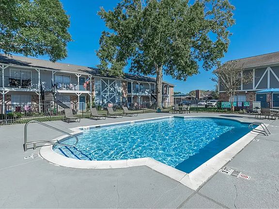 3rd image of 107 Clearview Ave #0