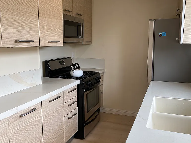 2471 Sawtelle Blvd #201 — Photo 5