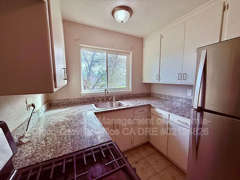 1547 2nd Ave #3 — Photo 2