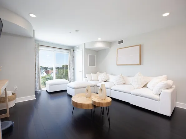 770 Washington Ave #405, Revere, MA 02151