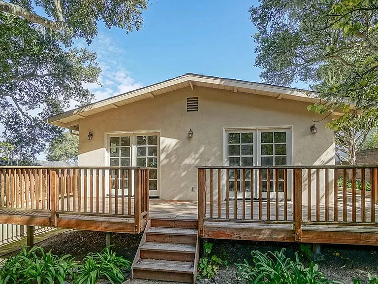 881 Lobos St — Photo 3