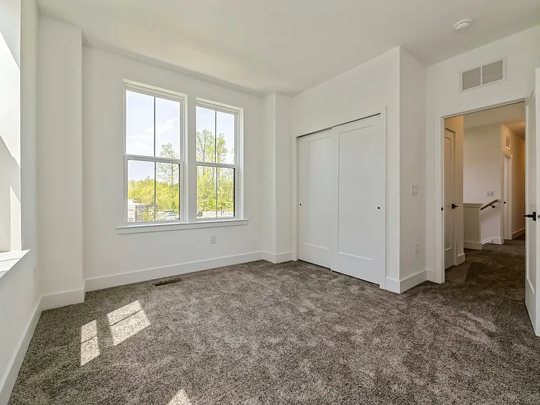 2107 Donatello Dr — Photo 40