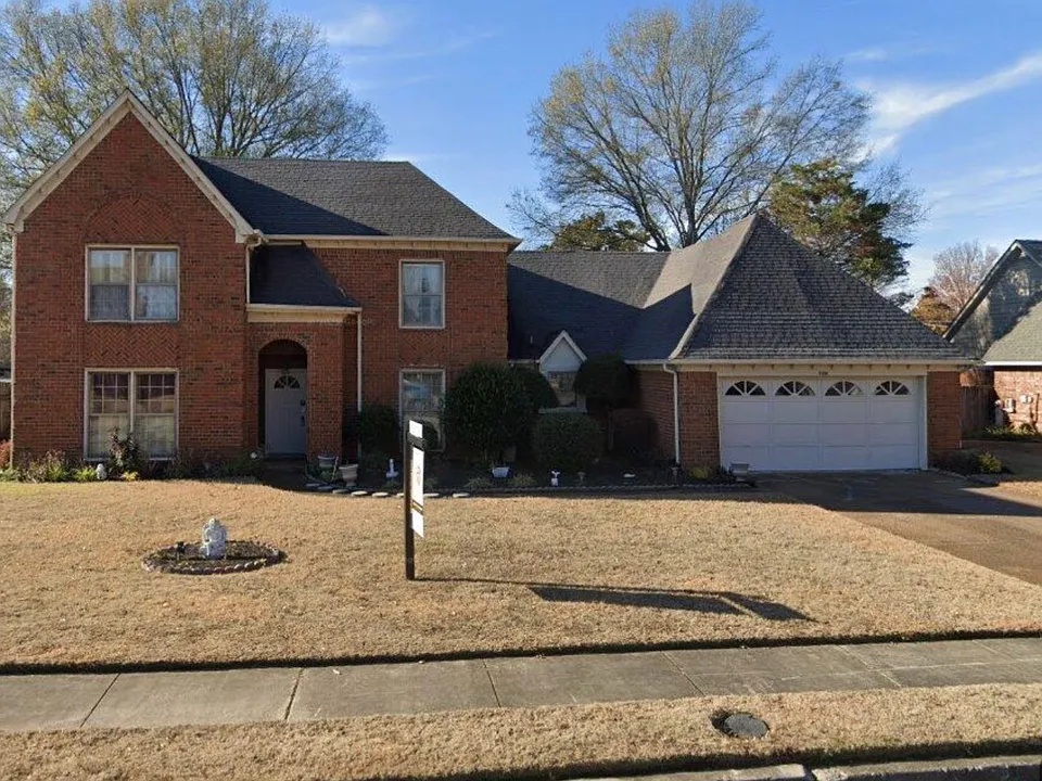 2033 Westbriar Dr