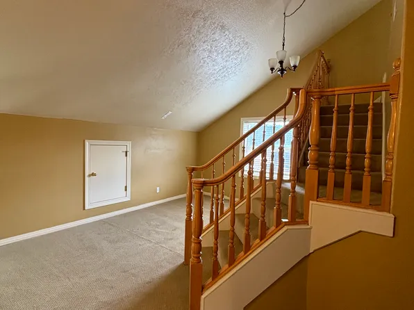 14135 SE Ridgecrest Rd, Portland, OR 97086