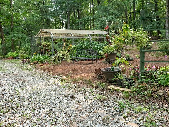 3rd image of 285 Dollar Rd